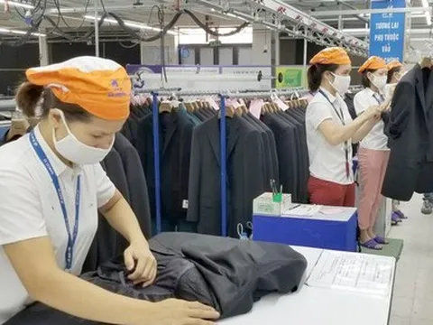 Nỗ lực lo tết cho công nhân: Nơi thưởng 'mỏng', chỗ lo đủ việc