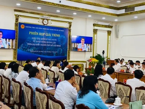 Quảng cáo ngoài trời: Không để mạnh ai nấy làm!