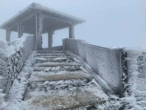 Miền Bắc có thể rét 3 độ C, vùng núi có thể xuất hiện băng giá, mưa tuyết