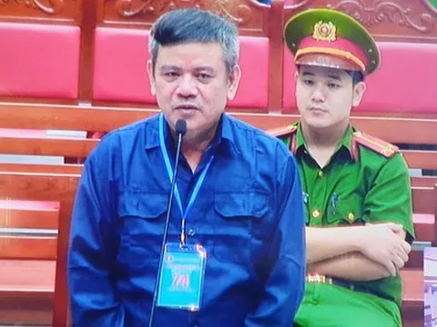 Vụ buôn lậu gần 200 triệu lít xăng: Đội trưởng chống buôn lậu nhận hối lộ bị động?