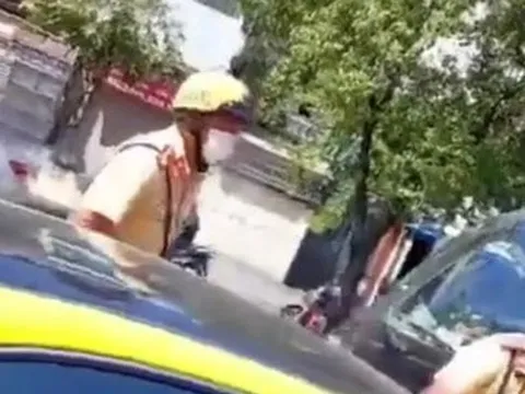 Thông tin mới vụ ô tô tông ngã xe của CSGT rồi bỏ chạy