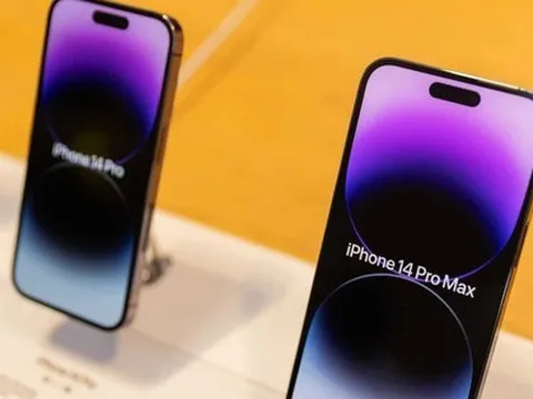 Người dân đặt hàng cả tháng không mua nổi iPhone giữa mùa cao điểm mua sắm, Apple bất lực nhìn tiền tỷ ‘rơi khỏi túi’