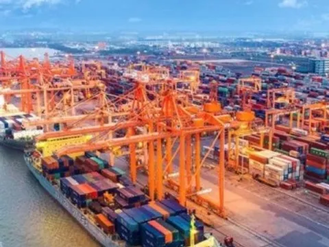 11 tháng, cả nước xuất siêu 10,6 tỷ USD