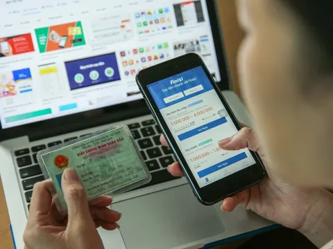 Bẫy tín dụng "rình" người khó