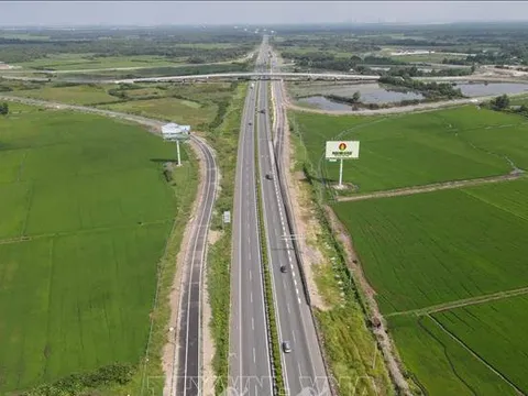 Bộ trưởng GTVT: Nghiên cứu nhượng quyền thu phí tại các dự án cao tốc đầu tư công