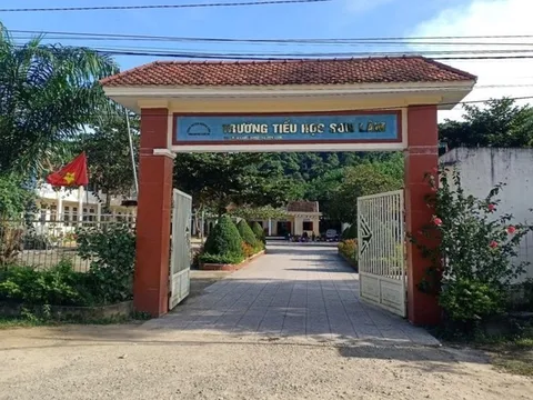 Vụ phụ huynh bắt hiệu trưởng quỳ xin lỗi: Đình chỉ vụ án hình sự