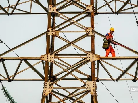 Bộ Công Thương đang xem xét đề xuất tăng giá điện của EVN