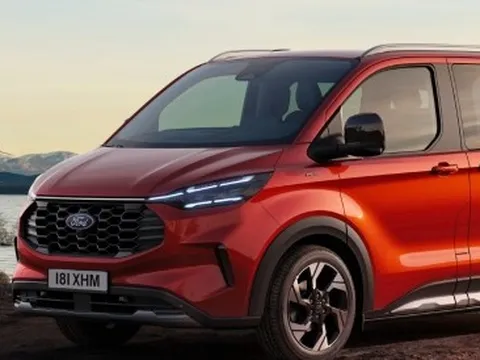 Ford Torneo Custom mới ra mắt với lựa chọn động cơ điện