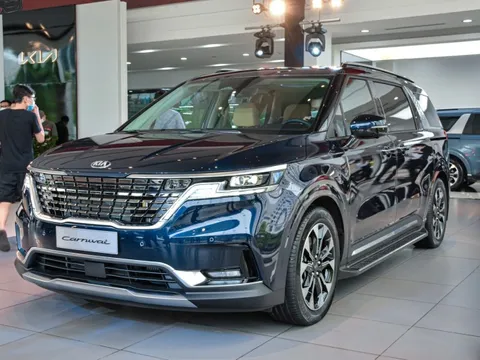 Người dùng bầu Kia Carnival áp đảo CX-8 và Sorento về hàng ghế sau