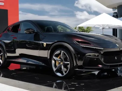 Vừa ra mắt, SUV đầu tiên của Ferrari đã ngừng nhận đơn hàng vì quá hot