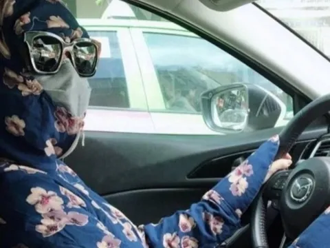 Những lưu ý cho chị em mới lái ô tô