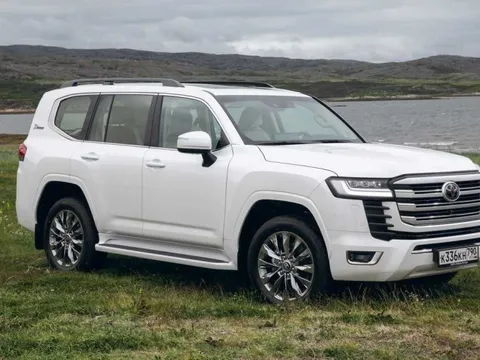 ‘Xe chủ tịch’ Toyota Land Cruiser vẫn thua 1 cái tên trong danh sách xe nồi đồng cối đá nhất thế giới