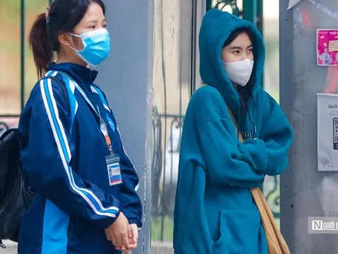 Người dân Hà Nội co ro trong đợt rét đậm đầu tiên