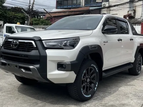 Đại lý nhận đặt cọc Toyota Hilux 2023: Giá dự kiến 1,05 tỷ đồng, vượt Ranger, đắt nhất phân khúc