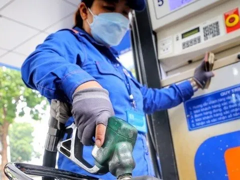 Giá xăng dầu giảm mạnh