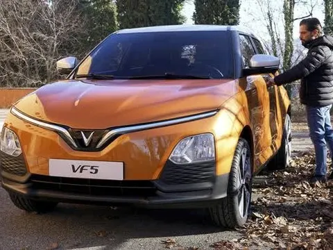 Đại lý hé lộ VinFast VF 5 sắp bán ở Việt Nam: Giá dự kiến trên 400 triệu, dễ thành ‘xe quốc dân’ mới thay Fadil