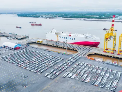 Phản ứng của người Việt tại Mỹ khi VinFast xuất khẩu 999 xe điện và cơ hội cho doanh nghiệp phụ trợ ở Việt Nam