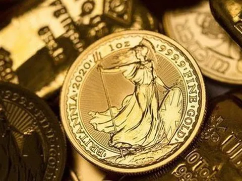 Giải mã nguyên nhân thôi thúc các "cá voi bí ẩn" gom gần 700 tấn vàng kể từ đầu năm đến nay