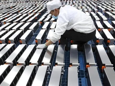 Trung Quốc gặp nguy cơ sản xuất thừa pin xe điện