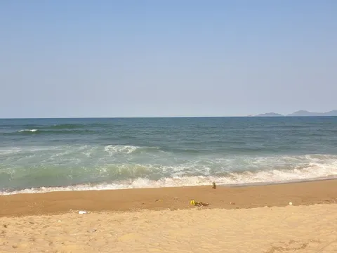 Một buổi sáng, 2 thi thể trôi dạt vào biển Quảng Nam