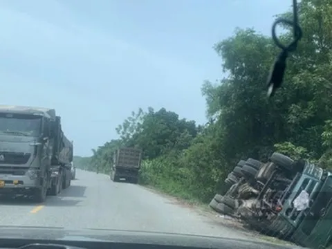 Cần tăng cường kiểm soát phương tiện chở container phi tiêu chuẩn