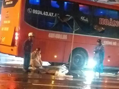 Quảng Nam: Xe khách tông xe máy, 2 vợ chồng tử vong