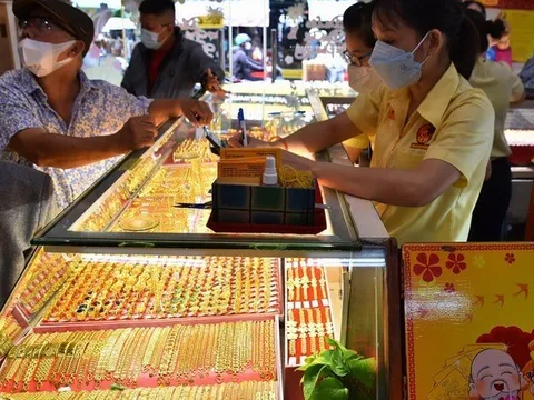 Giá vàng hôm nay 5-12: Vàng SJC tăng mạnh theo giá thế giới