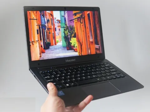 Bộ đôi laptop ‘3 trong 1’ dành riêng cho học sinh giảm giá 2 triệu đồng