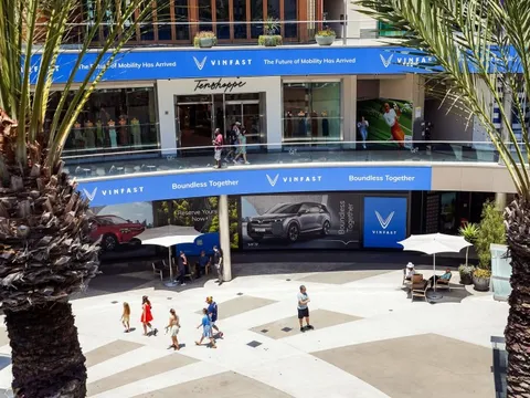 Clip: Diện kiến 10 showroom đầu tiên trên thế giới của VinFast