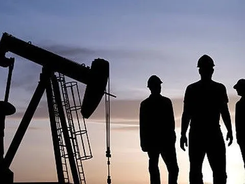 Giá dầu có thể đạt 110 USD/thùng vào năm 2023