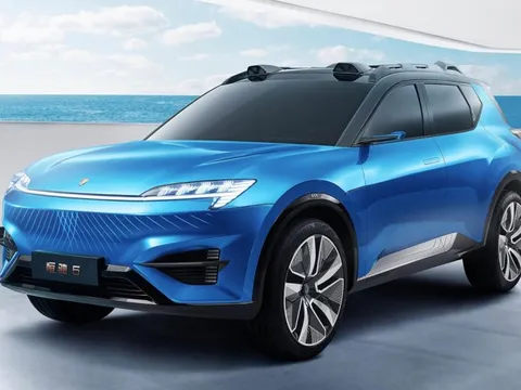 "Tesla Trung Quốc" tạm dừng sản xuất xe điện vì ế khách, dự kiến sa thải 10% lao động