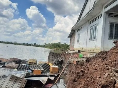 Vĩnh Long: Tạm dừng khai thác cát tại khu vực gần nơi sạt lở