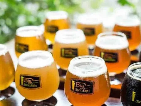 Tiêu thụ 3,8 triệu lít bia/năm, chiếm 2,2% mức tiêu thụ toàn cầu, Việt Nam đang trở thành 'thiên đường' mới cho loại bia nhà giàu này