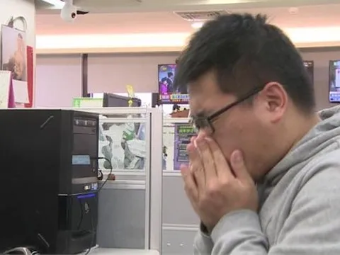 Người đàn ông bị thủng màng nhĩ cả 2 tai vì thói quen nhiều người mắc khi hắt hơi