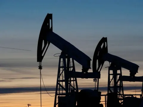 Áp trần giá dầu Nga: Bước đi có thể lệch đường ray