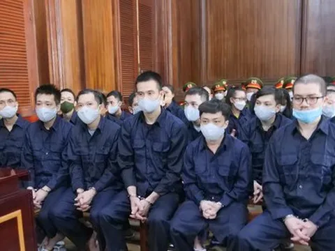Hình ảnh ngày đầu xét xử cựu CEO Alibaba Nguyễn Thái Luyện và đồng phạm