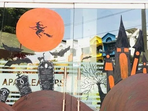 Trung tâm Anh ngữ của Shark Thuỷ tại Nha Trang đóng cửa, nợ học phí