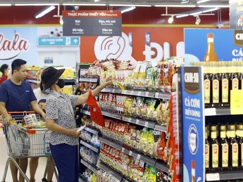 Siêu thị bán gà luộc, xôi gấc, canh khổ qua… phục vụ Tết