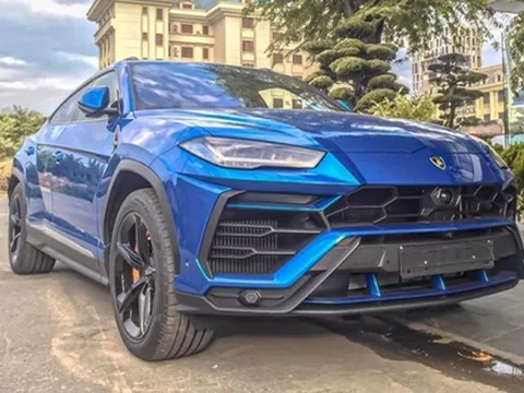 Sếp Lamborghini úp mở làm xe gầm cao cho gia đình để theo kịp 'trật tự thế giới mới'