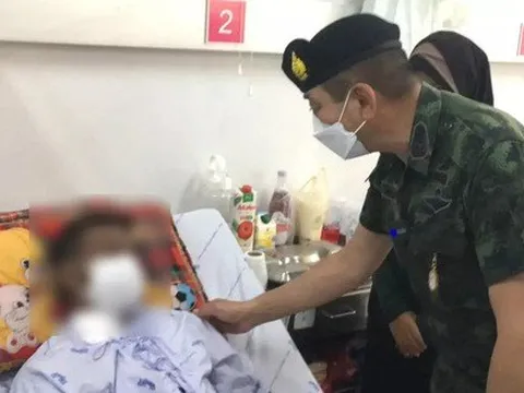 Hàng chục học sinh Thái Lan nhập viện, chạy thận vì bị bắt tập luyện quá sức