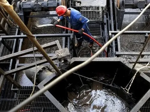 Nhiều thương nhân Mỹ được chào mua dầu không rõ nguồn gốc với giá ‘siêu siêu rẻ’