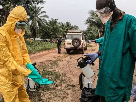 WHO thử nghiệm diện rộng vắc-xin đầu tiên chống lại virus gây tử vong 40-100%