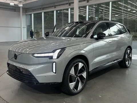 Khám phá Volvo EX90 ngoài đời thực trước khi về Việt Nam: Đỉnh cao của sự tối giản