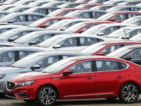 Cao thủ không bằng tranh thủ - Hãng xe châu Âu lũ lượt rời khỏi Nga, ô tô từ quốc gia này đang từ từ 'nuốt trọn' thị phần