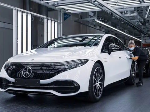 Trả tiền mở khóa công suất - Chiêu thức bán xe kiểu thuê bao Mercedes và Volvo mới áp dụng