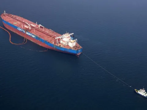 Có tới 20 triệu thùng dầu đang lênh đênh ngoài biển, EU đổ lỗi cho quốc gia này là nguyên nhân gây ra sự tắc nghẽn trên