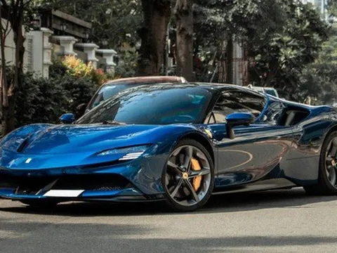 Nguyễn Quốc Cường lái Ferrari SF90 Spider giá hơn 40 tỉ đồng đi đăng ký biển số