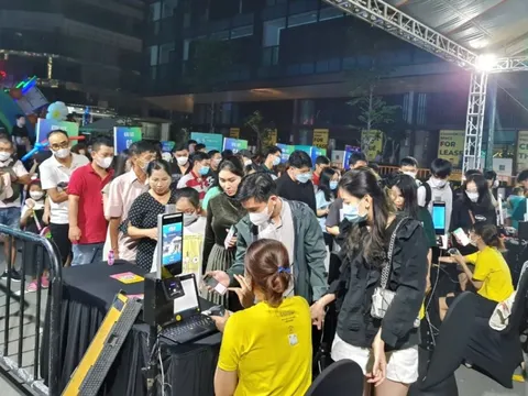 Tuần lễ Du lịch TP HCM: Khách nườm nượp đi xem khinh khí cầu, thưởng thức ẩm thực