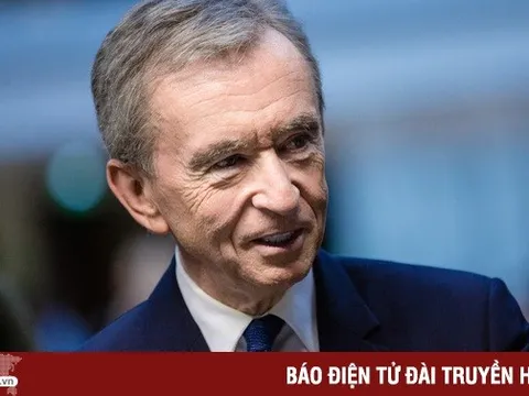 Ông vua hàng hiệu giàu nhất thế giới