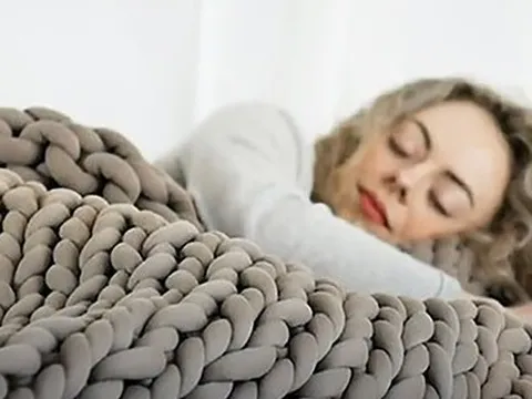 Chăn nặng giúp ngủ ngon